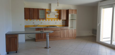 BELLEVILLE APPARTEMENT T3 avec balcon et garage 195 000 €