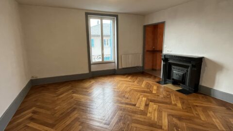 Appartement T3 810 € CC avec garage et jardin – Belleville-en-Beaujolais