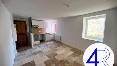 FLEURIE CENTRE T3 DUPLEX 523€ CC – Fleurie