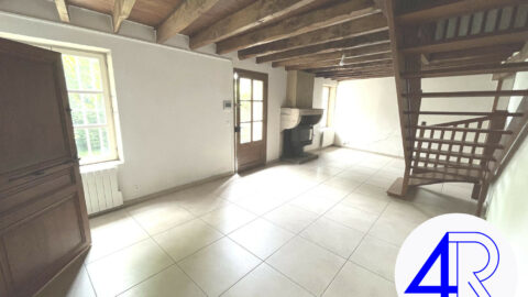 MAISON QUINCIE 700€ CC – Quincié-en-Beaujolais