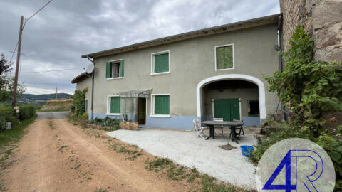 Maison T4 meublée avec jardin – Les Ardillats