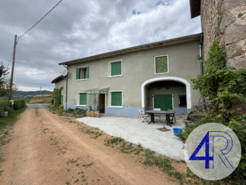 Maison T4 meublée avec jardin – Les Ardillats