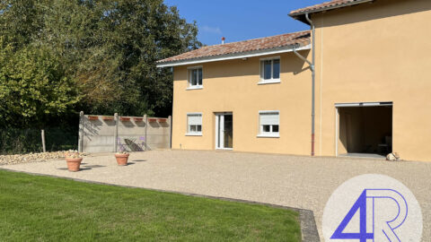 CHANEINS MAISON T3 avec cour 1000 € – Chaneins