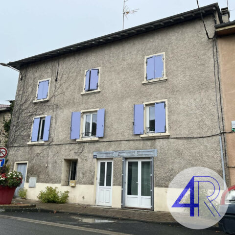 BEAUJEU T3 DUPLEX 425 € CC – Beaujeu