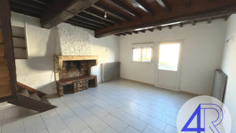 Maison de Village 670 € CC – Montceaux
