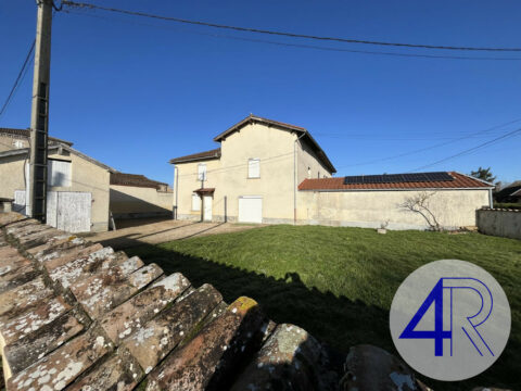 MAISON T4 DRACE 1070 € CC – Dracé