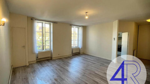 BELLEVILLE CENTRE T3 750€ CC – Belleville-en-Beaujolais