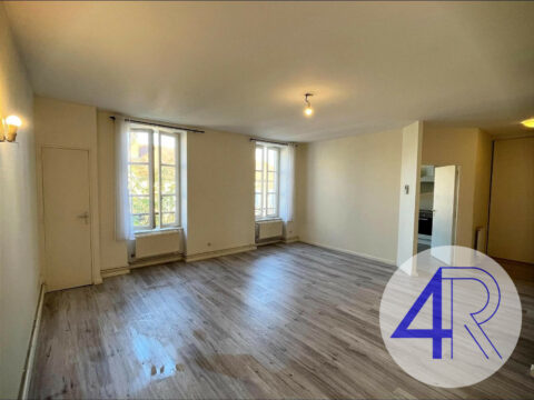 BELLEVILLE CENTRE T3 750€ CC – Belleville-en-Beaujolais