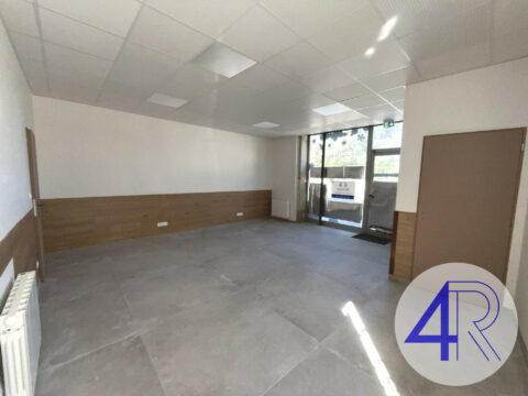 Local commercial 41 m² rénové – Belleville-en-Beaujolais