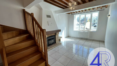 Appartement duplex avec terasse – Thoissey