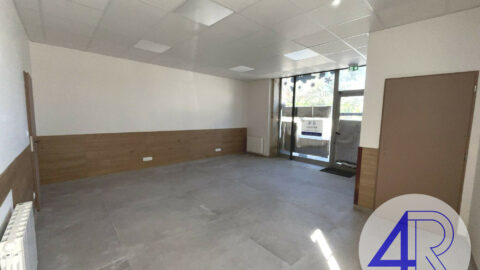 Local commercial 41 m² rénové – Belleville-en-Beaujolais