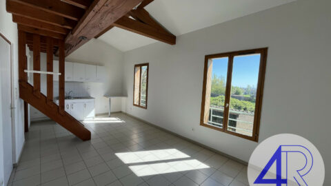 STUDIO ST LAGER 435 € CC – Saint-Lager