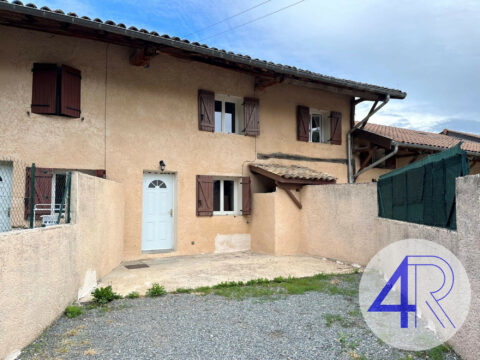 APPARTEMENT T4 DUPLEX AVEC COUR 715 € CC – Peyzieux-sur-Saône
