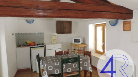 STUDIO MEUBLE 423 € CC – Belleville-en-Beaujolais