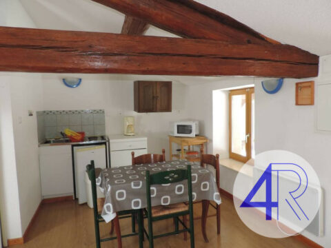 STUDIO MEUBLE 423 € CC – Belleville-en-Beaujolais