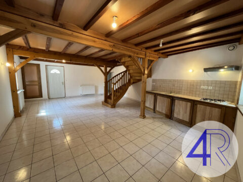 Maison T4 bis avec cour 880 € CC – Peyzieux-sur-Saône