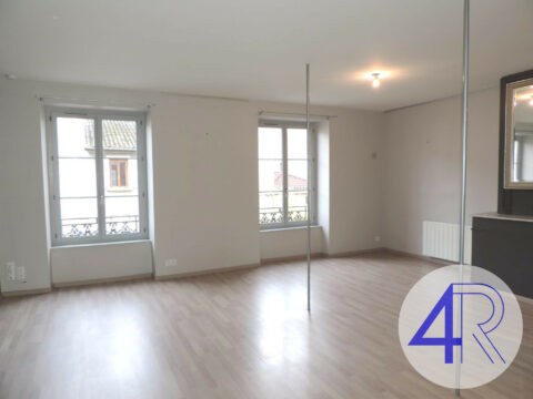 BELLEVILLE CENTRE APPARTEMENT T2 540 € – Belleville-en-Beaujolais