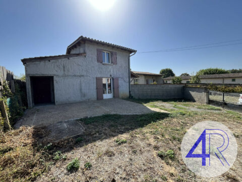 MAISON GENOUILLEUX avec cour 650 € – Genouilleux