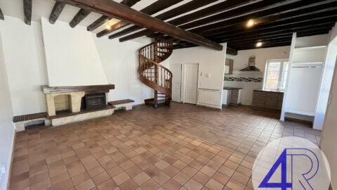 Maison de ville T4 avec terrasse 1070 € CC – Belleville-en-Beaujolais