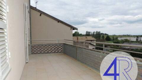 APPARTEMENT T4 avec terrasse 950 € CC – Saint-Lager