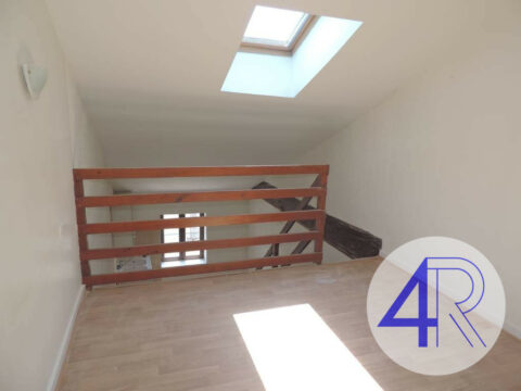 STUDIO BELLEVILLE CENTRE 361 € CC – Belleville-en-Beaujolais